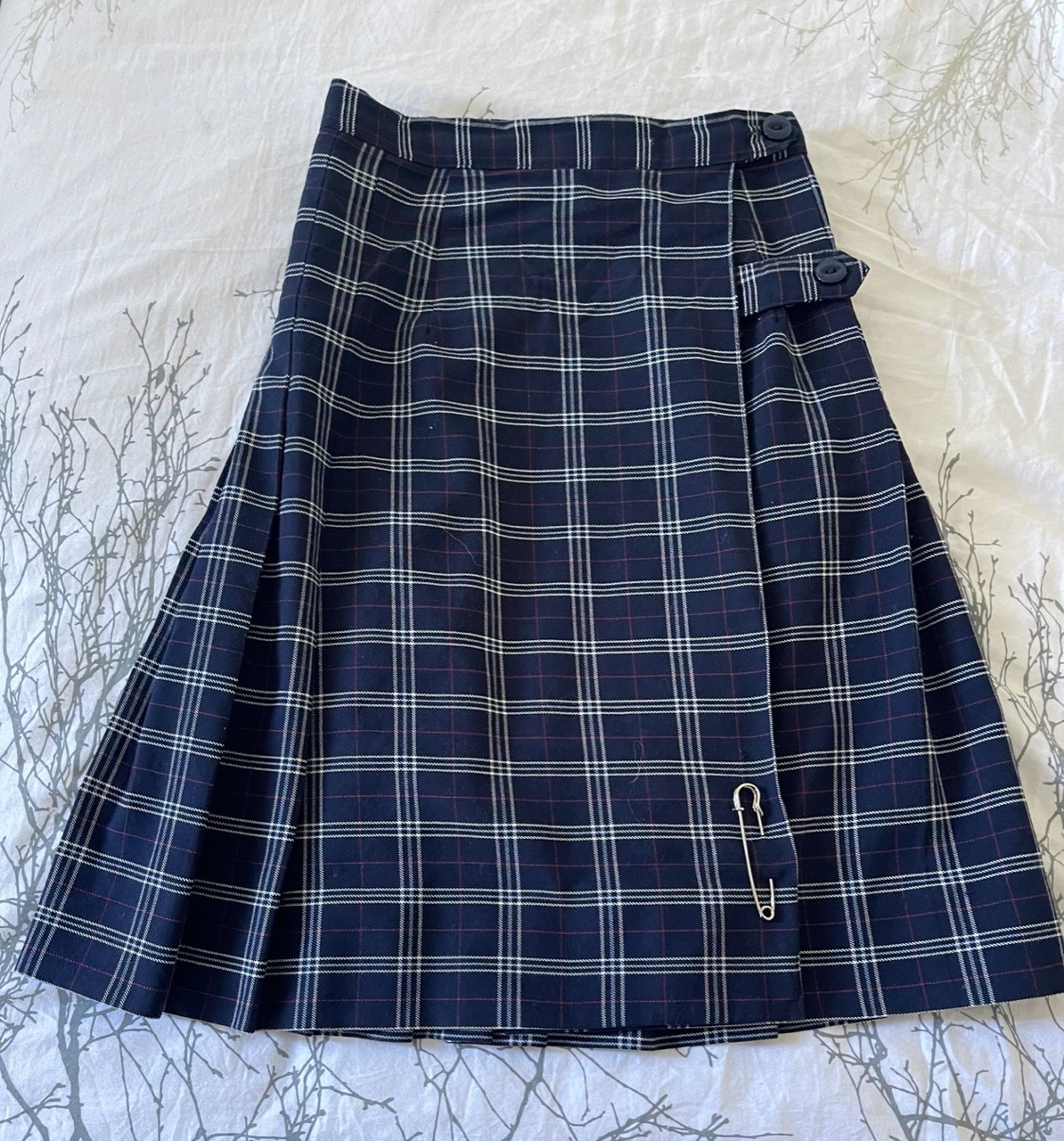 Senior Girls Winter Kilt and Pin Size 6